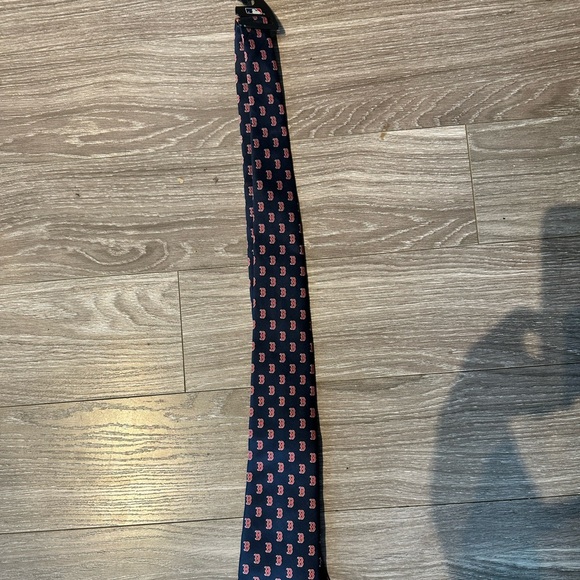 NWT Eagles Wind Boston Red Sox Print Silk Tie - Picture 2 of 8